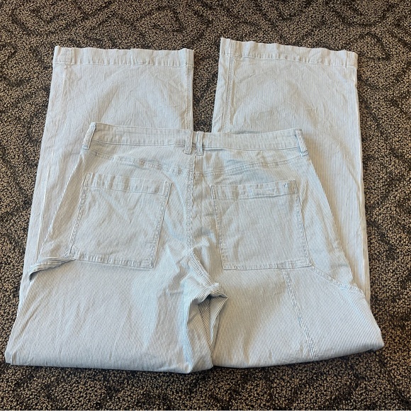 American Eagle Super High-Rise Baggy Wide Leg blue white striped carpenter pants - Picture 7 of 7